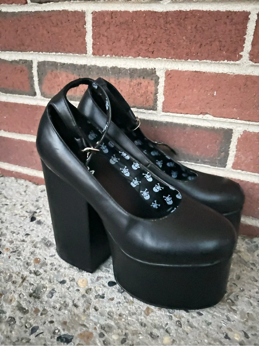 Dolls Kill Lamoda Gothic platform heels//size 9